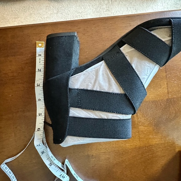 Kim Rogers Black Strappy Heels - Picture 3 of 5